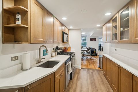 Tiny photo for 945 W Gordon Terrace #GW, Chicago, IL 60613 (MLS # 12581193)