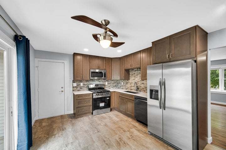 214 Locust Avenue S