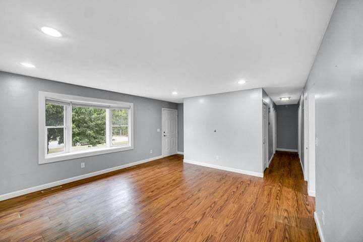 214 Locust Avenue S
