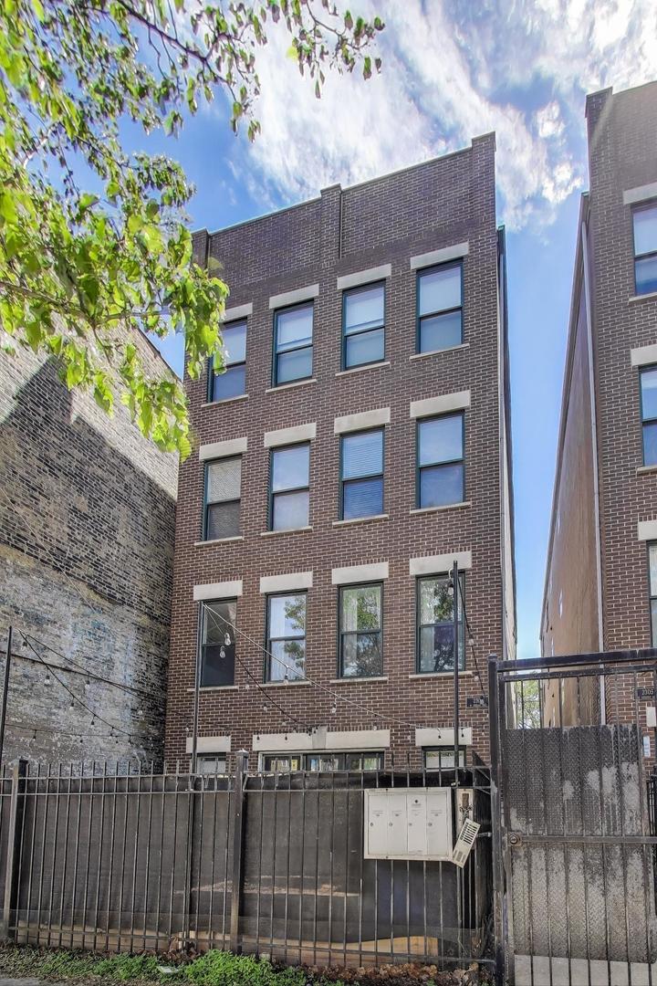 2303 W CHICAGO Avenue 2