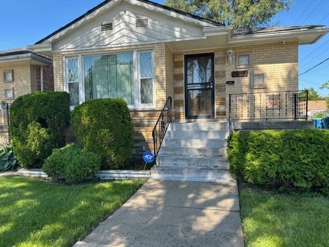 A home in Calumet Park