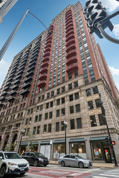 Photo of 208 W Washington Street #2001, Chicago, IL 60606 (MLS # 12751928)