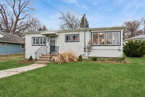 Photo of 2016 Sunnyside Beach Drive, Johnsburg, IL 60051 (MLS # 12608188)