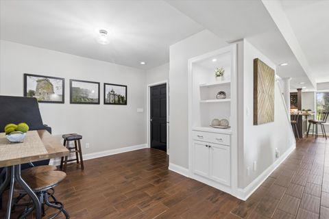 Tiny photo for 10 Bordeaux Court, Oakwood Hills, IL 60013 (MLS # 12676561)