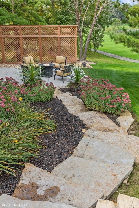 Tiny photo for 10 Bordeaux Court, Oakwood Hills, IL 60013 (MLS # 12676561)