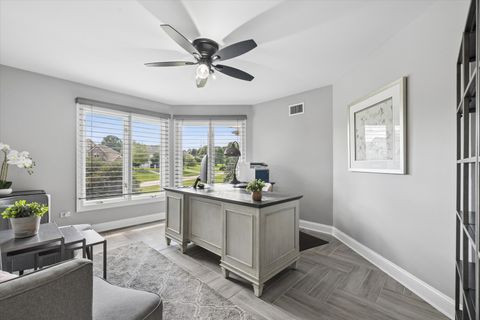 Tiny photo for 10 Bordeaux Court, Oakwood Hills, IL 60013 (MLS # 12676561)