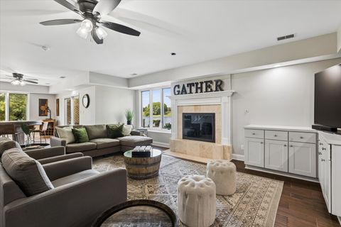 Tiny photo for 10 Bordeaux Court, Oakwood Hills, IL 60013 (MLS # 12676561)