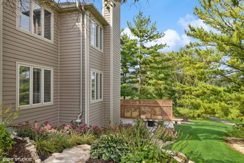 Tiny photo for 10 Bordeaux Court, Oakwood Hills, IL 60013 (MLS # 12676561)