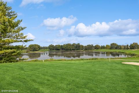 Tiny photo for 10 Bordeaux Court, Oakwood Hills, IL 60013 (MLS # 12676561)