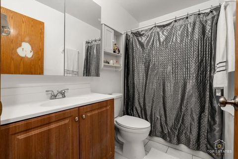 Tiny photo for 11B Kingery Quarter #107, Willowbrook, IL 60527 (MLS # 12470076)