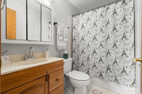 Tiny photo for 11B Kingery Quarter #107, Willowbrook, IL 60527 (MLS # 12470076)