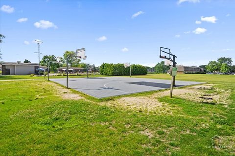 Tiny photo for 11B Kingery Quarter #107, Willowbrook, IL 60527 (MLS # 12470076)