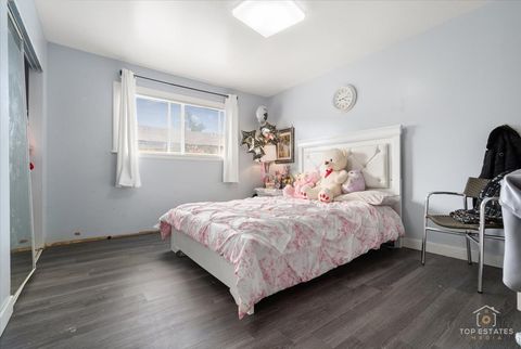 Tiny photo for 11B Kingery Quarter #107, Willowbrook, IL 60527 (MLS # 12470076)