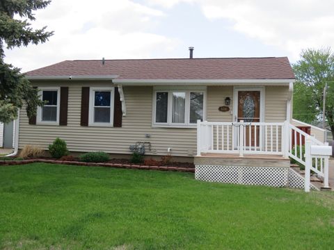 Photo of 606 14th Place, Camanche, IA 52730 (MLS # 12631481)