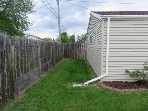 Tiny photo for 606 14th Place, Camanche, IA 52730 (MLS # 12631481)