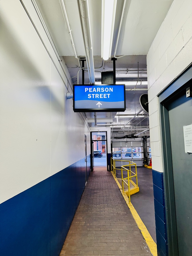 111 E Chestnut Street 6A-1