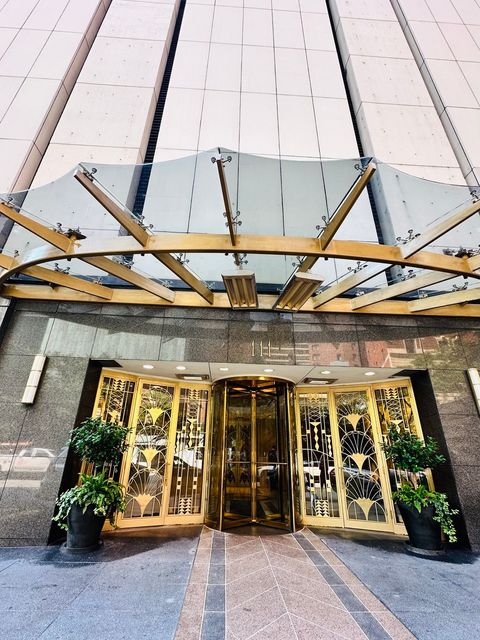 111 E Chestnut Street 6A-1 Chicago IL 60611