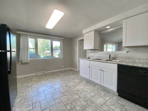 Tiny photo for 503 Marie Drive, South Holland, IL 60473 (MLS # 12428405)