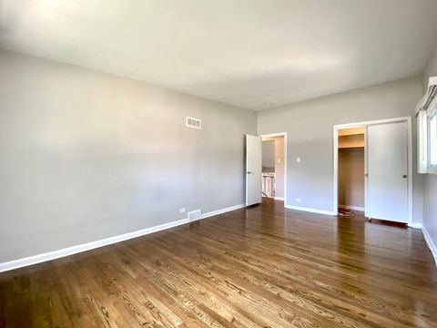 Tiny photo for 503 Marie Drive, South Holland, IL 60473 (MLS # 12428405)