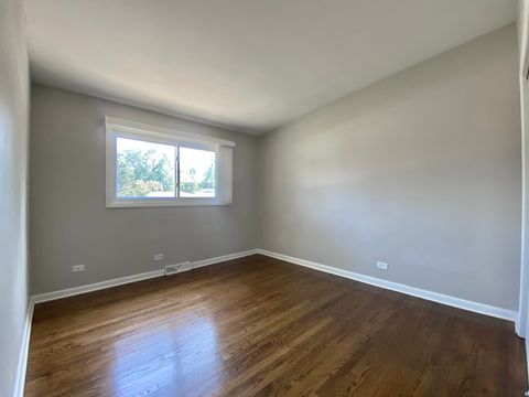 Tiny photo for 503 Marie Drive, South Holland, IL 60473 (MLS # 12428405)