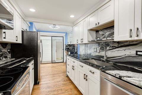 Tiny photo for 30W289 Pinehurst Drive #289, Naperville, IL 60563 (MLS # 12458035)