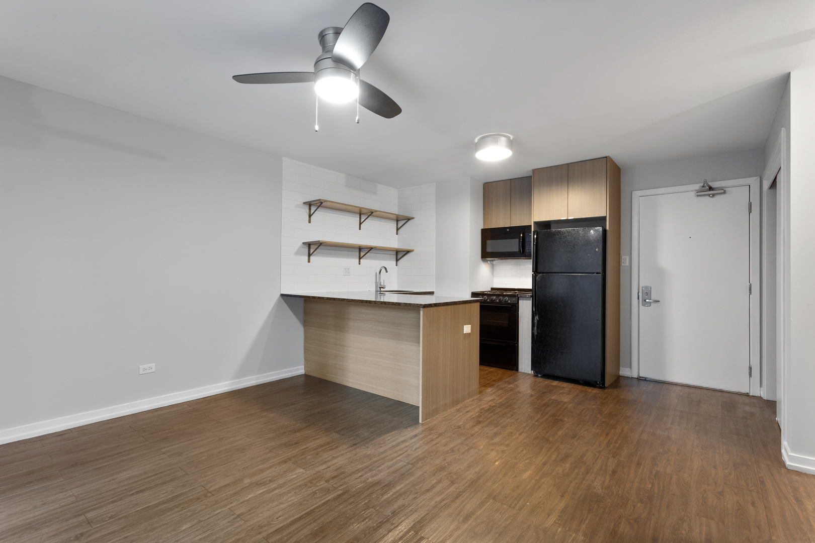 5411 N Winthrop Avenue 513