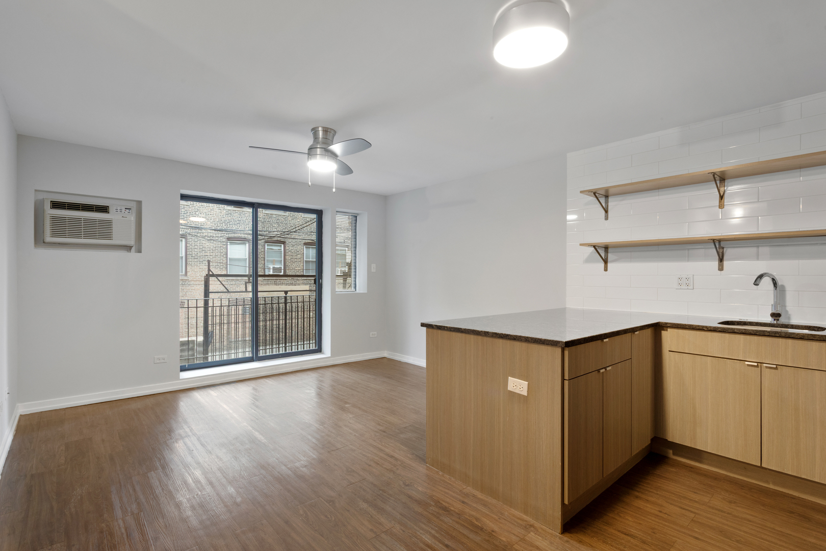 5411 N Winthrop Avenue 513