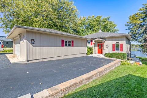 Tiny photo for 24 Holiday Drive, Lake Holiday, IL 60552 (MLS # 12776542)
