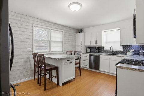 Tiny photo for 14439 Lawndale Avenue, Midlothian, IL 60445 (MLS # 12593847)