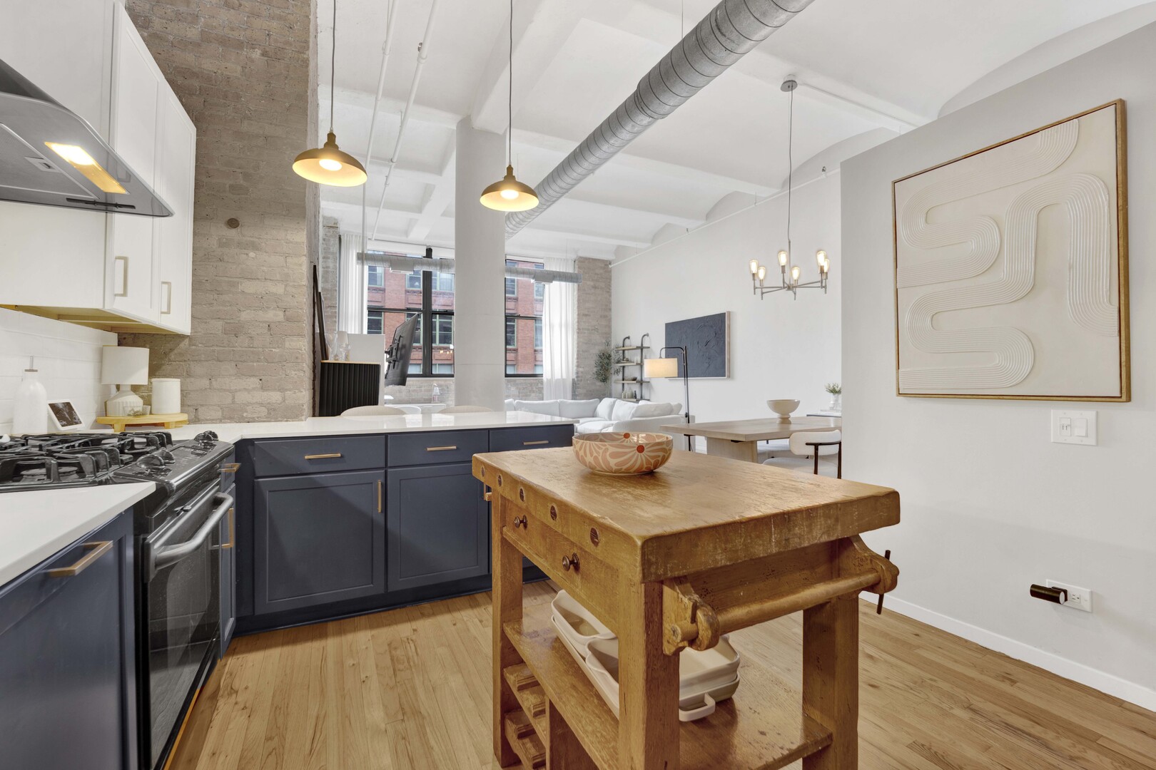 1000 W Washington Boulevard 305