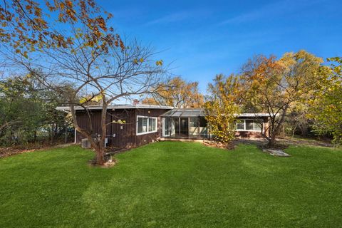 A home in Mount Prospect