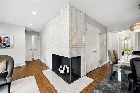 Tiny photo for 912 Hunter Road, Wilmette, IL 60091 (MLS # 12616095)