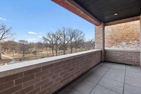 Tiny photo for 2405 W Sunnyside Avenue #2S, Chicago, IL 60625 (MLS # 12468603)