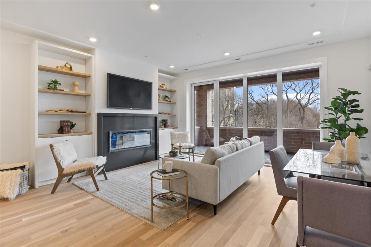 2405 W Sunnyside Avenue 2S