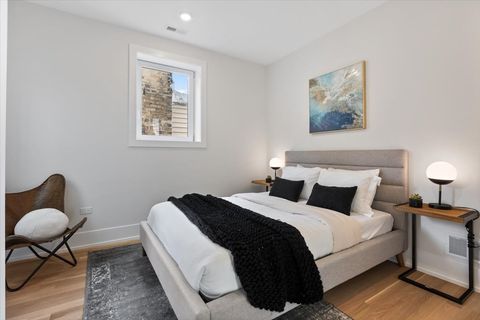 Tiny photo for 2405 W Sunnyside Avenue #2S, Chicago, IL 60625 (MLS # 12468603)