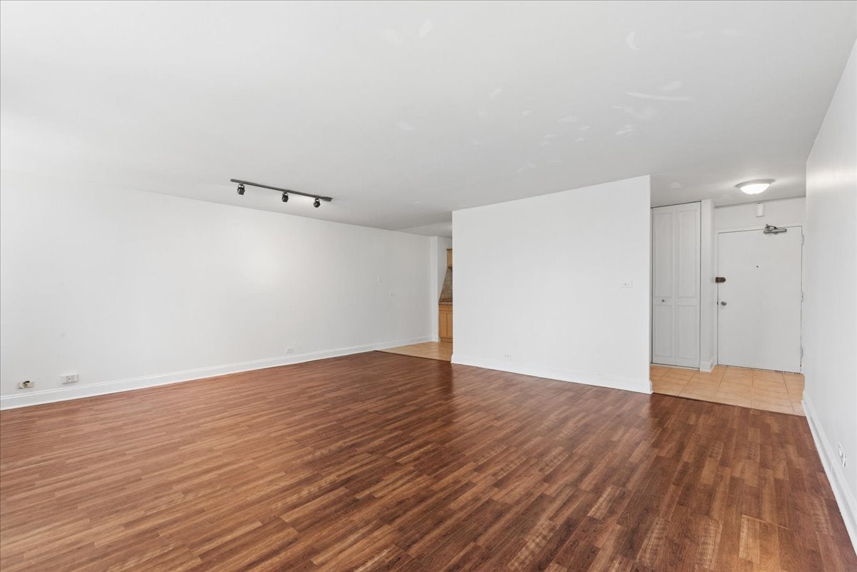 4250 N Marine Drive 531