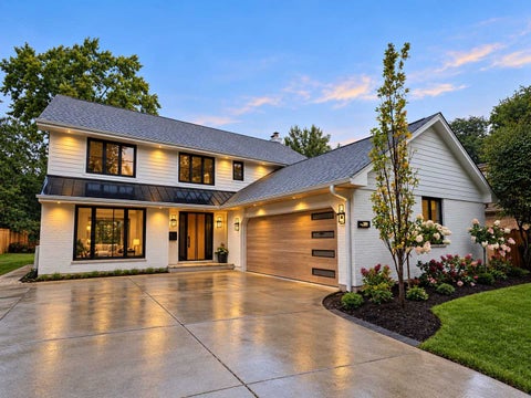 Photo of 309 W Maple Street, Hinsdale, IL 60521 (MLS # 12782249)