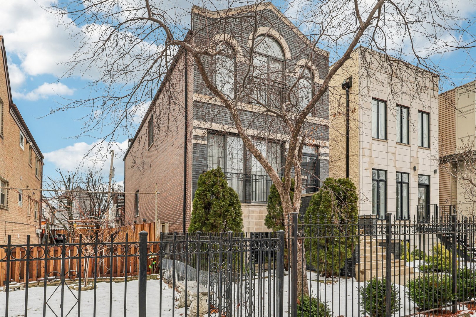 3137 N Spaulding Avenue