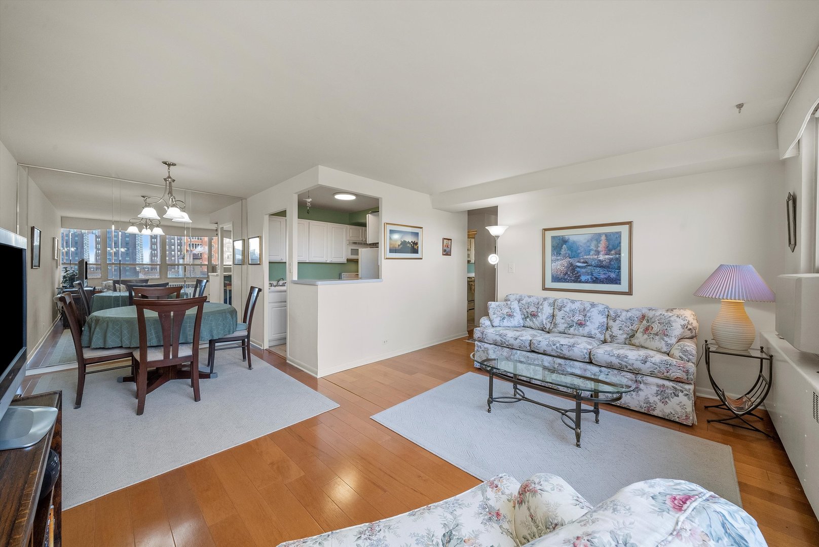 3950 N Lake Shore Drive 821D