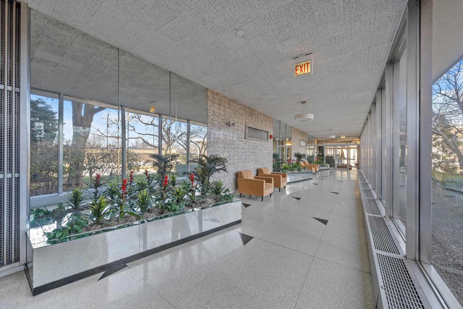 3950 N Lake Shore Drive 821D