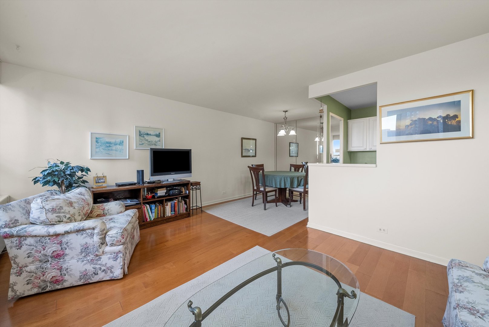 3950 N Lake Shore Drive 821D
