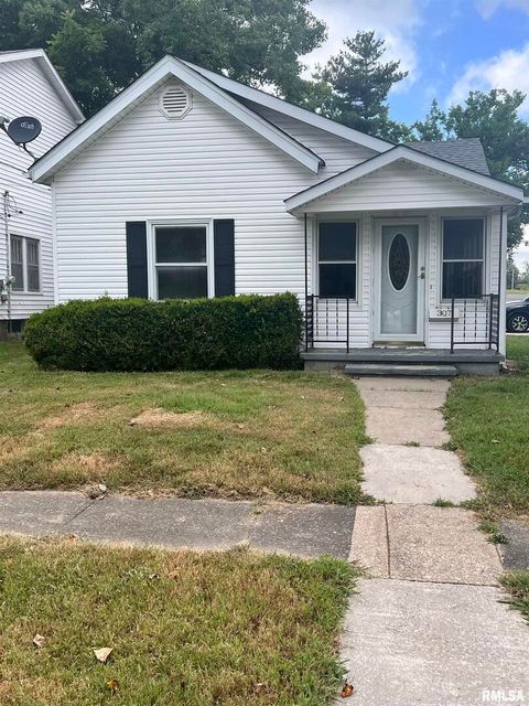 Photo of 307 N MORGAN Street, Anna, IL 62906 (MLS # QC4266441)