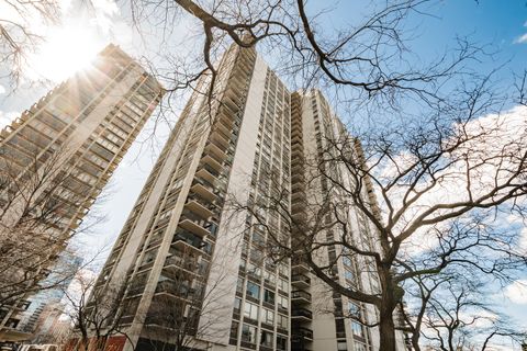 1360 N Sandburg Terrace 1409C Chicago IL 60610