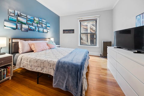 Tiny photo for 5522 S Cornell Avenue #2W, Chicago, IL 60637 (MLS # 12690714)