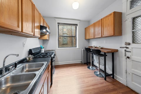 Tiny photo for 5522 S Cornell Avenue #2W, Chicago, IL 60637 (MLS # 12690714)