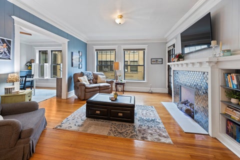 Tiny photo for 5522 S Cornell Avenue #2W, Chicago, IL 60637 (MLS # 12690714)