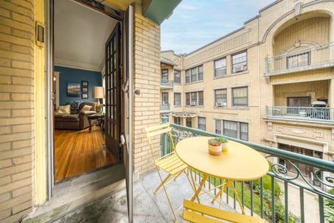 Tiny photo for 5522 S Cornell Avenue #2W, Chicago, IL 60637 (MLS # 12690714)