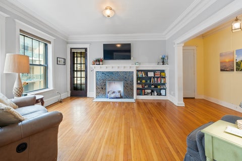 Tiny photo for 5522 S Cornell Avenue #2W, Chicago, IL 60637 (MLS # 12690714)