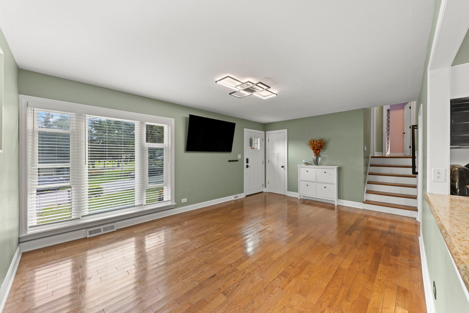 22W524 Birchwood Drive