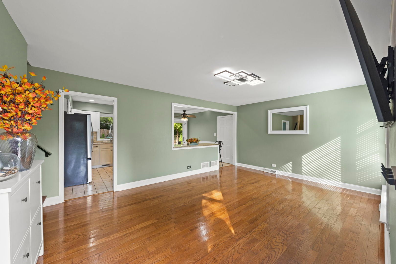 22W524 Birchwood Drive
